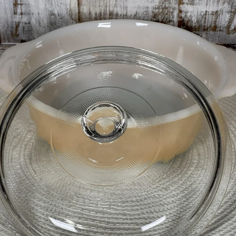 Vintage Fire-King Peach Luster 1 1/2 Qt Round Casserole Baking Dish & Glass Lid‎
